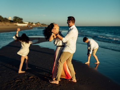 sesion de fotos de familia divertida