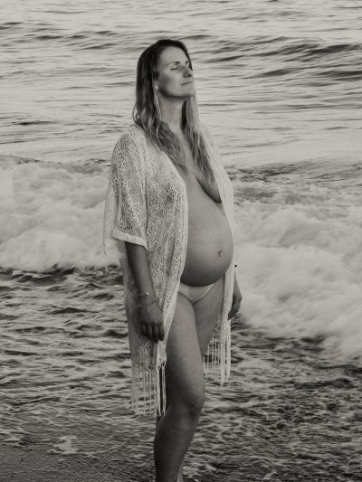 sesion de embarazada en la playa malaga